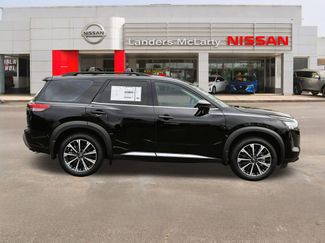 New 2026 Nissan Pathfinder Platinum FWD video 2