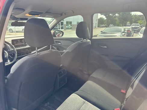 Used 2023 Nissan Rogue SV FWD image 12