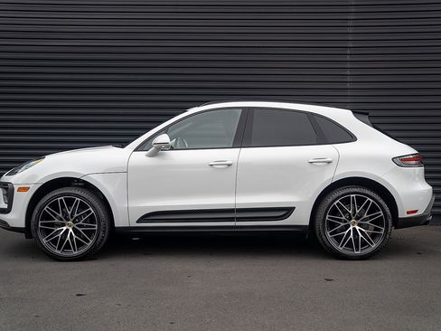 Certified 2026 Porsche Macan image 2