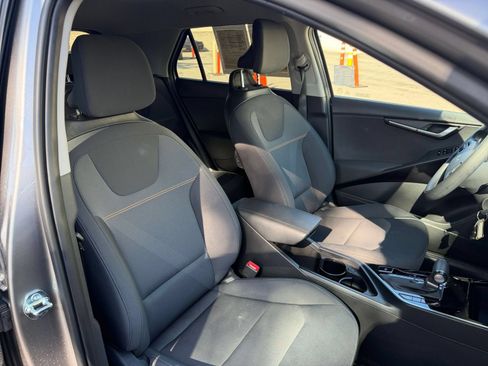 Used 2026 Kia Niro LX FWD image 34