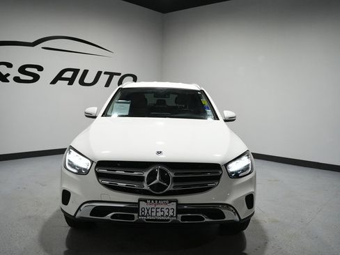 Used 2021 Mercedes-Benz GLC 300 4MATIC image 3