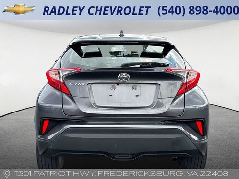 Used 2019 Toyota C-HR XLE FWD image 18