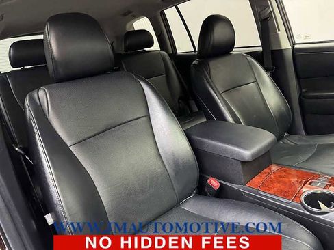 Used 2013 Toyota Highlander Limited image 24