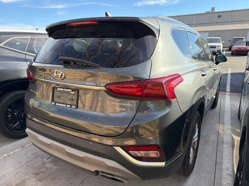 Used 2019 Hyundai Santa Fe SEL image 3