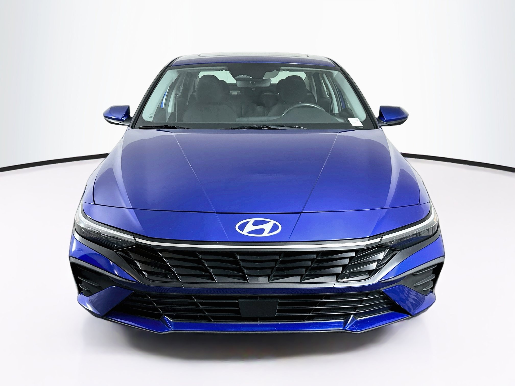Used 2025 Hyundai Elantra SEL FWD image 2