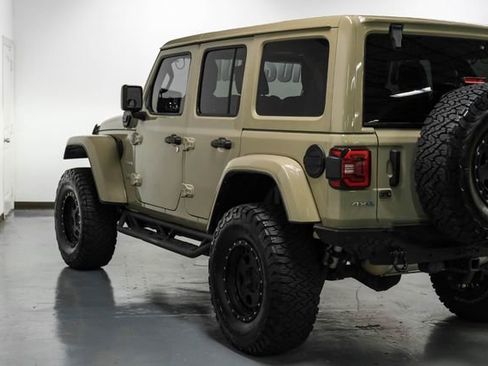 Used 2022 Jeep Wrangler Unlimited Sahara AWD/4WD image 12