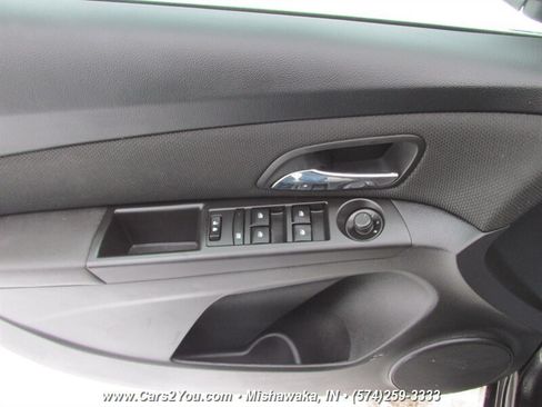 Used 2016 Chevrolet Cruze LT FWD image 8