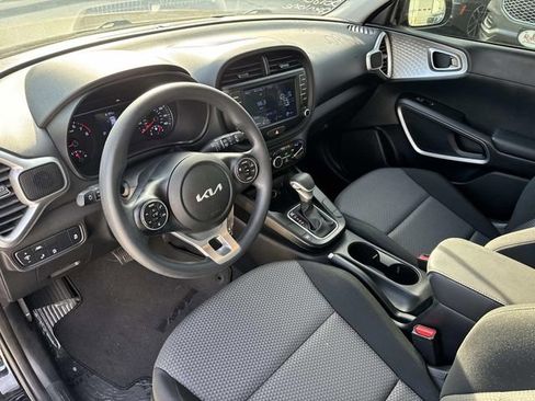 Used 2022 Kia Soul LX w/ Technology Package FWD image 18