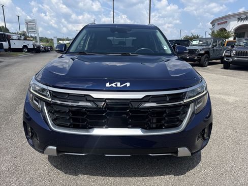 Used 2024 Kia Seltos SX w/ SX Sunroof Package AWD/4WD image 2