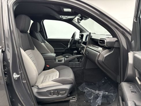 Used 2024 Toyota Tacoma TRD Sport w/ TRD Sport Upgrade Package image 18