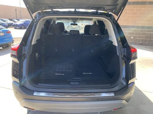 Used 2022 Nissan Rogue SV image 13