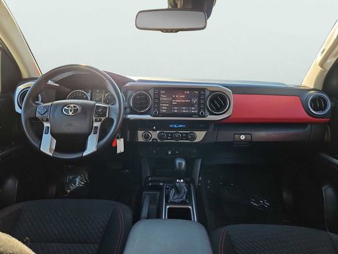 Used 2021 Toyota Tacoma SR5 image 11