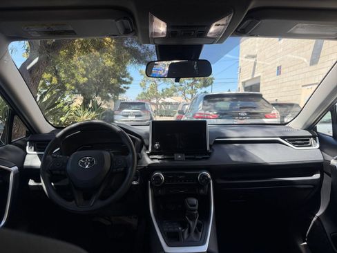 Used 2025 Toyota RAV4 XLE w/ Convenience Package AWD/4WD image 31