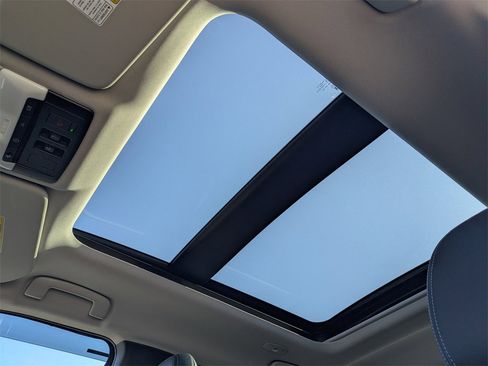 New 2025 Mitsubishi Outlander SEL image 21