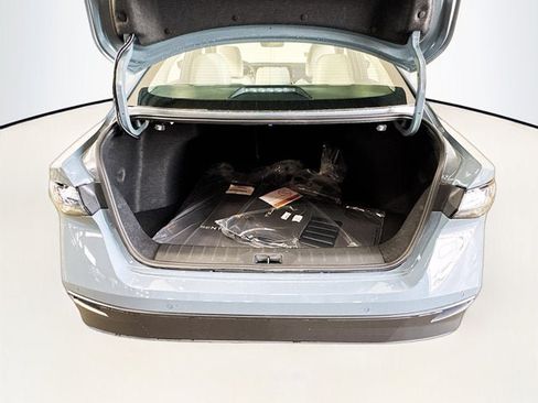 New 2026 Nissan Sentra SL w/ Floor Mat Package FWD image 9