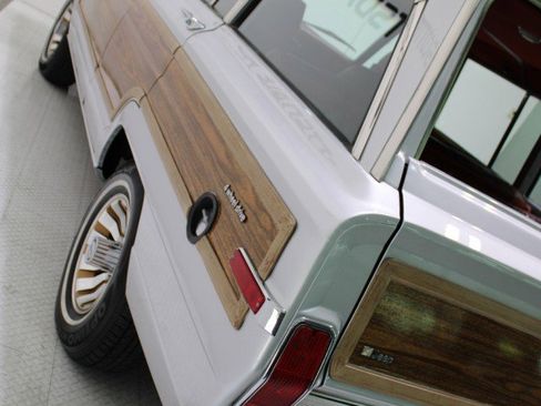 Used 1986 Jeep Grand Wagoneer image 36