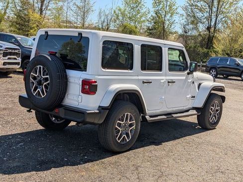 New 2026 Jeep Wrangler Unlimited Sahara AWD/4WD image 3
