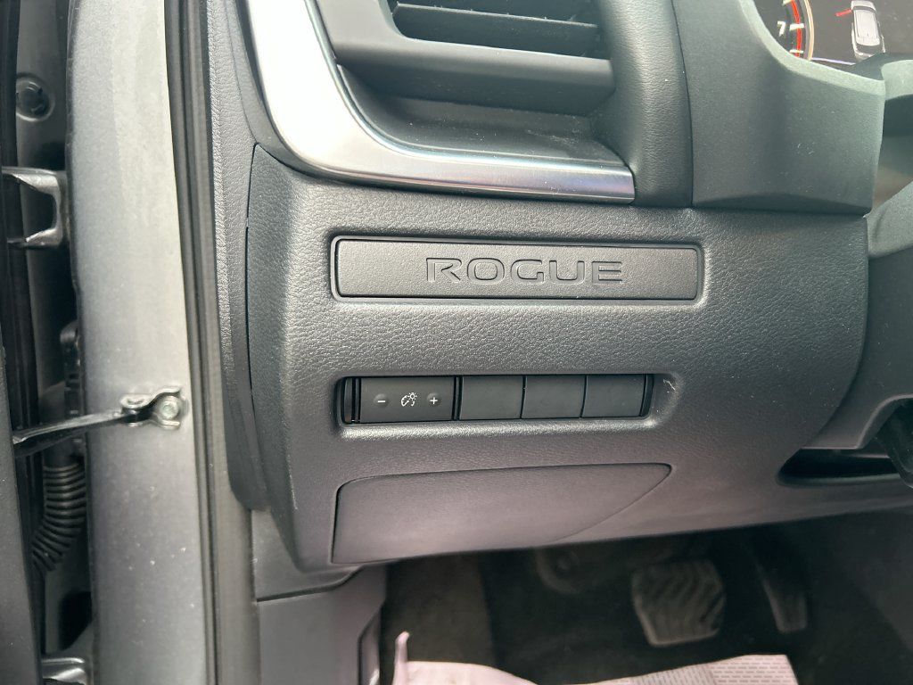 Used 2023 Nissan Rogue S AWD/4WD image 21
