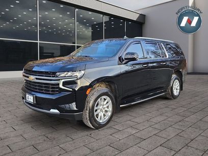 Used 2022 Chevrolet Suburban LT w/ Luxury Package