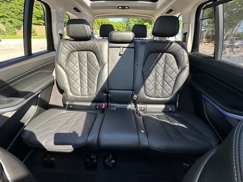 Used 2025 BMW X7 xDrive40i w/ Premium Package AWD/4WD image 16