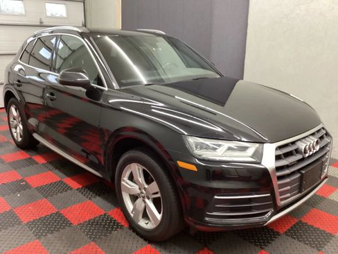 Used 2019 Audi Q5 2.0T Premium Plus w/ Premium Plus Package AWD/4WD image 2