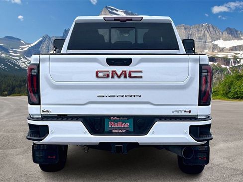 Used 2025 GMC Sierra 3500 AT4 image 4