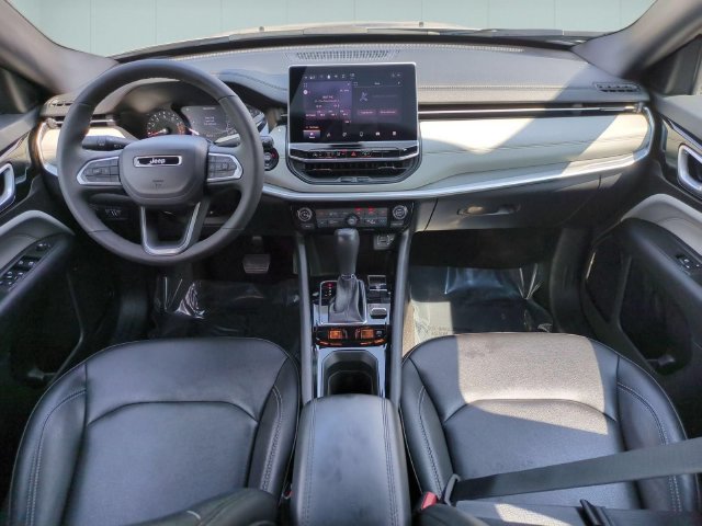 Used 2025 Jeep Compass Limited AWD/4WD image 27
