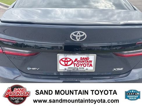 Used 2025 Toyota Camry XSE FWD image 11
