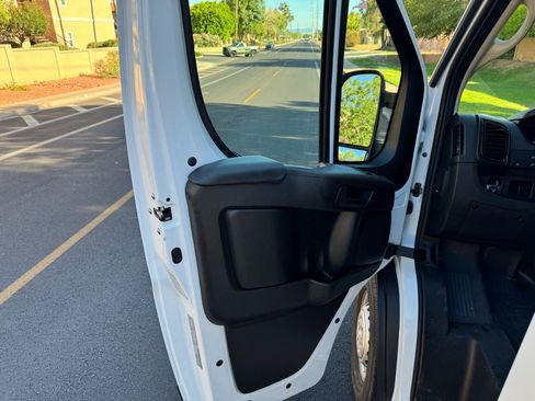 Used 2025 RAM ProMaster 2500 w/ U-Haul Equipment Group FWD image 13