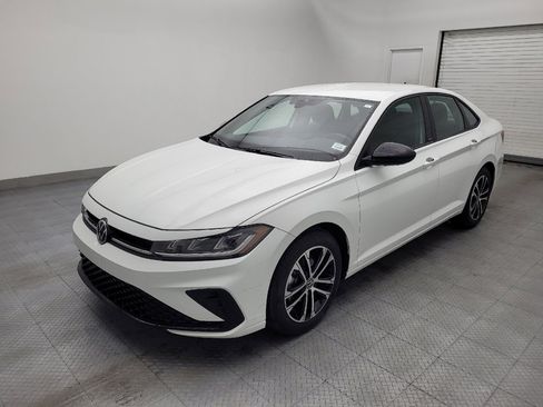 Used 2025 Volkswagen Jetta Sport FWD image 2