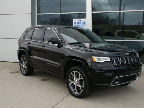 Used 2020 Jeep Grand Cherokee Overland image 2