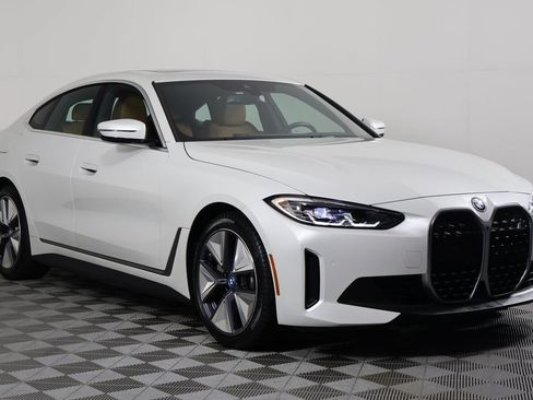 Used 2023 BMW i4 eDrive40 w/ Premium Package RWD image 3