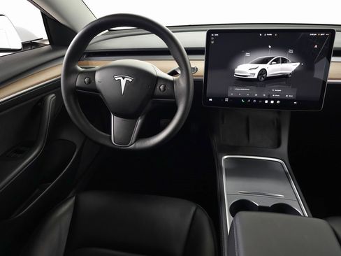 Used 2023 Tesla Model 3 Standard Range image 18