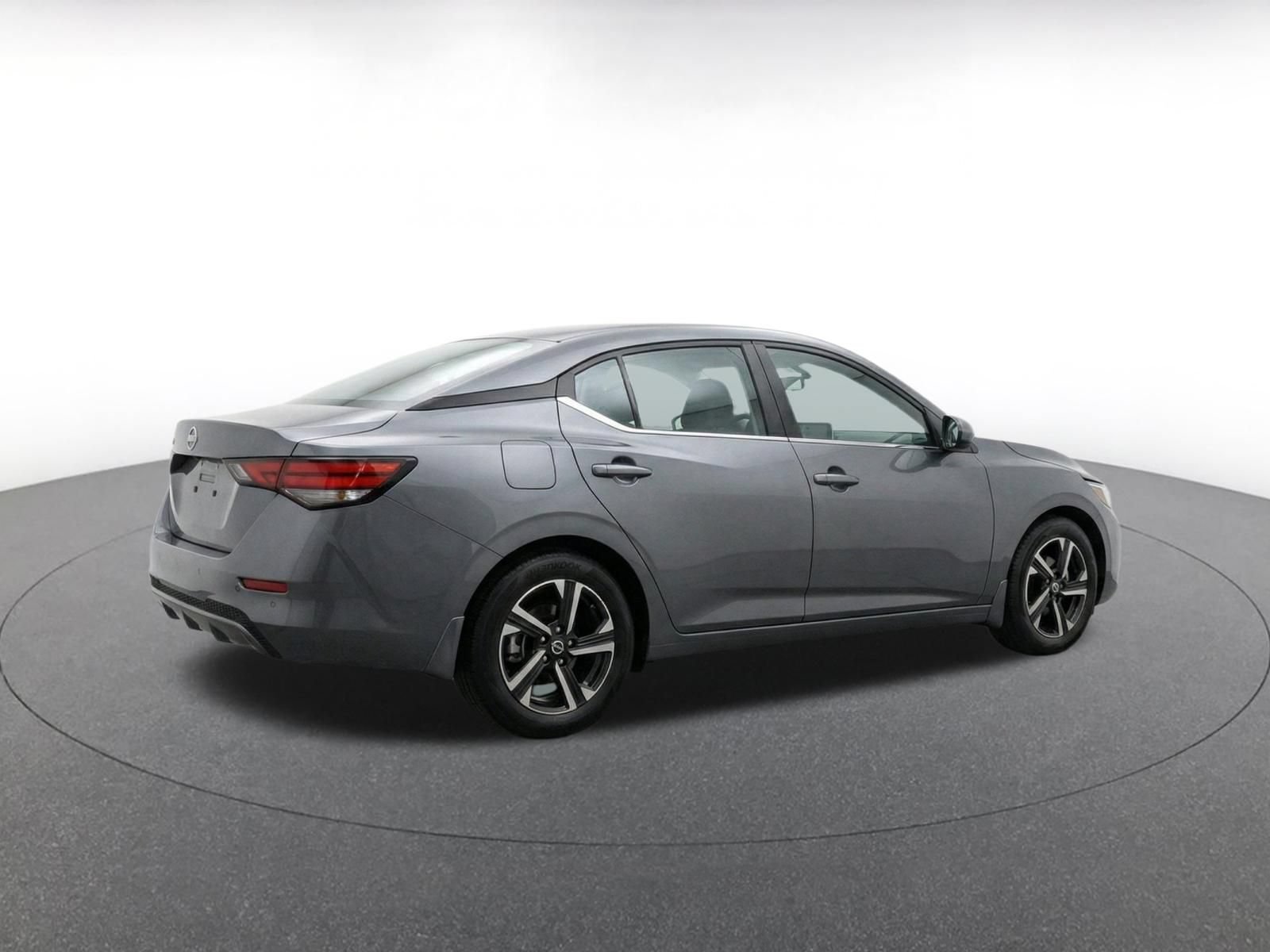 Used 2025 Nissan Sentra SV FWD image 8