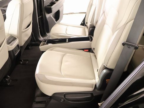 Used 2022 Nissan Pathfinder SL w/ SL Premium Package image 13