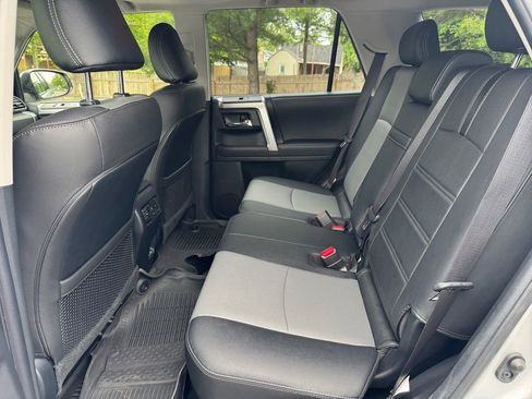 Used 2024 Toyota 4Runner SR5 Premium w/ Moonroof Package AWD/4WD image 18