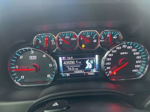 Used 2018 Chevrolet Tahoe LT image 5