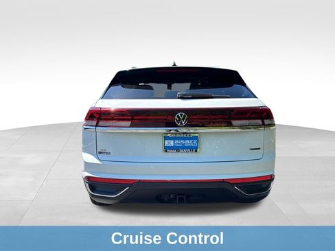 Used 2024 Volkswagen Atlas Cross Sport SE w/ Panoramic Sunroof Package AWD/4WD image 6