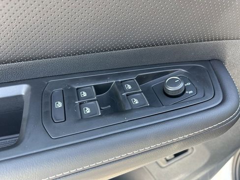 New 2026 Volkswagen Atlas SE image 13