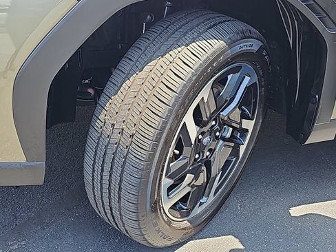 Certified 2025 Subaru Forester Limited AWD/4WD image 34