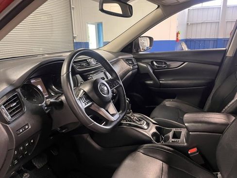 Used 2018 Nissan Rogue SL w/ Premium Package image 23