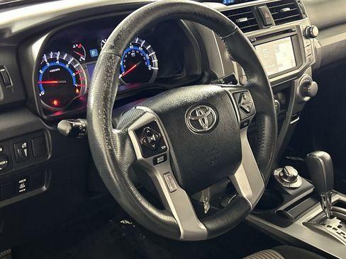 Used 2017 Toyota 4Runner SR5 AWD/4WD image 13