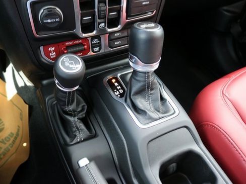 Used 2024 Jeep Wrangler Rubicon 392 image 25