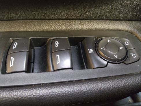 Used 2022 GMC Terrain SLT AWD/4WD image 27