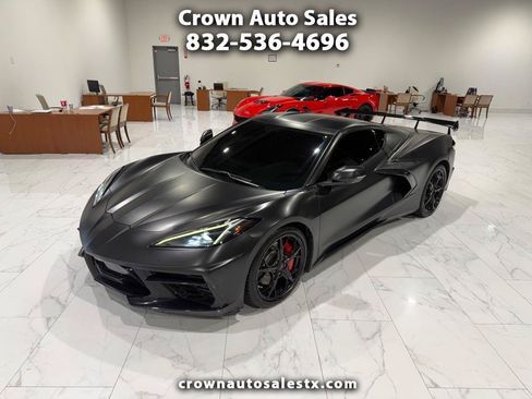 Used 2021 Chevrolet Corvette Stingray Coupe w/ Z51 Performance Package RWD image 1
