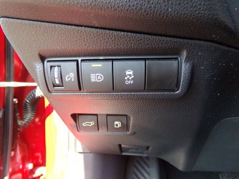 Used 2023 Toyota Corolla Cross AWD Hybrid w/ Convenience Package image 42