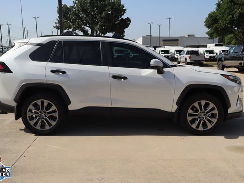 Used 2025 Toyota RAV4 XLE Premium w/ Blackout Package (GST) FWD image 2