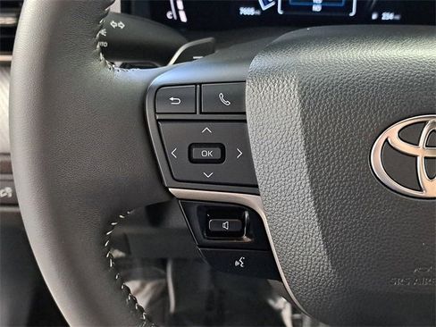 Used 2025 Toyota Camry SE image 24