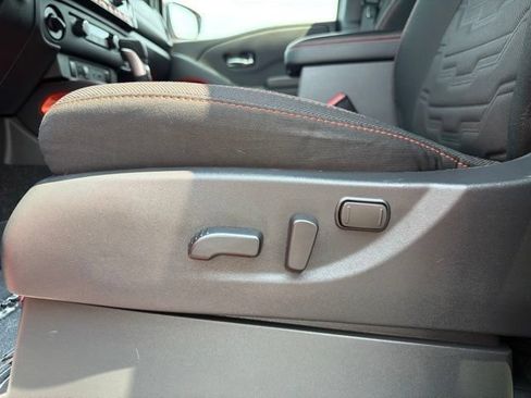 Used 2025 Nissan Frontier PRO-4X w/ Interior Protection Package AWD/4WD image 19