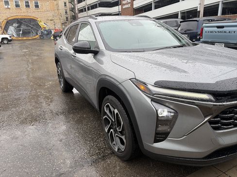 Certified 2024 Chevrolet Trax RS image 4